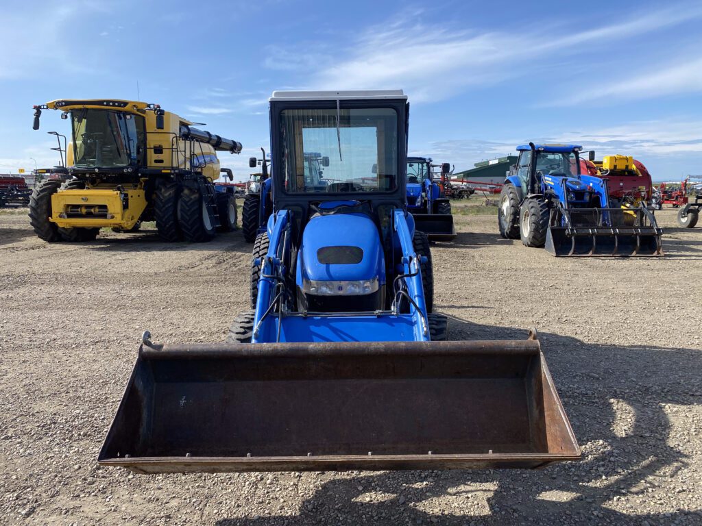 2001 New Holland TC35D Tractor 2