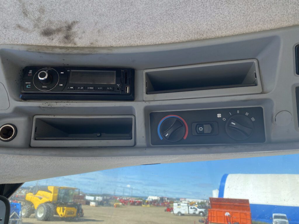 2013 New Holland T6.175 Tractor 11