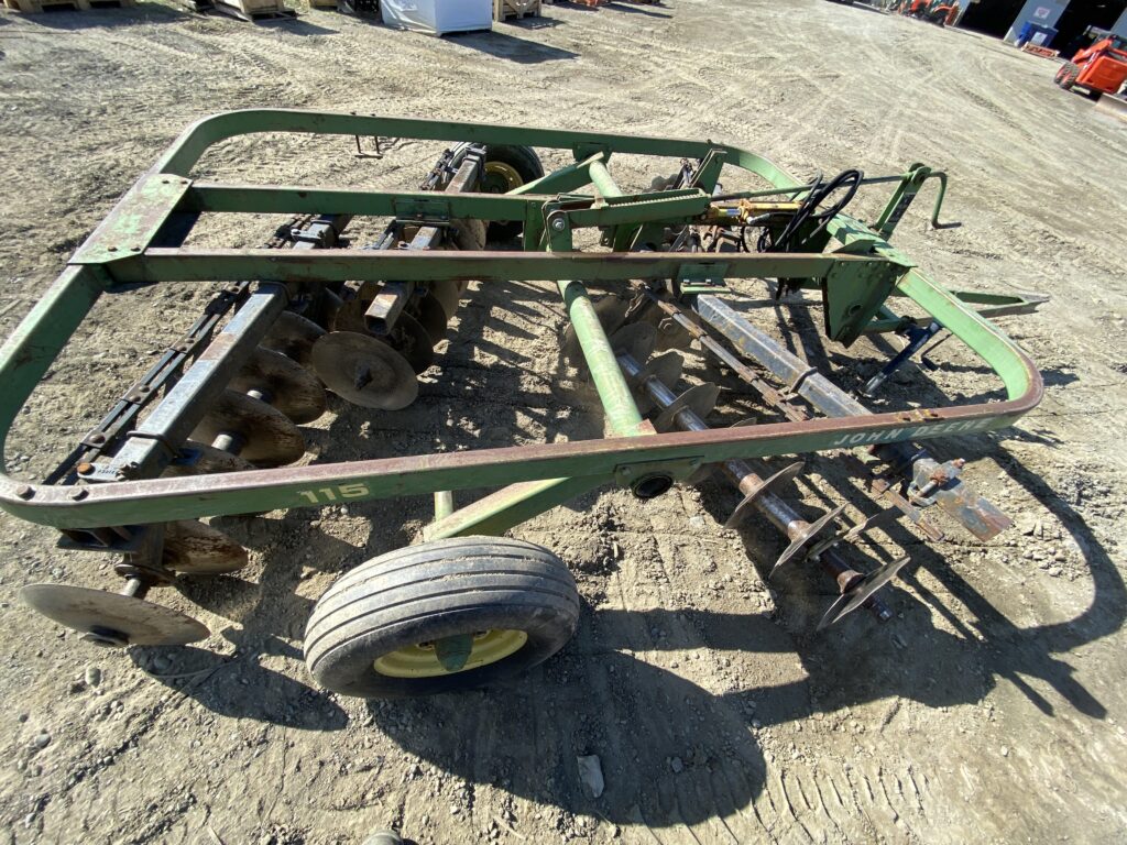 John Deere 115 Disc Harrow 4