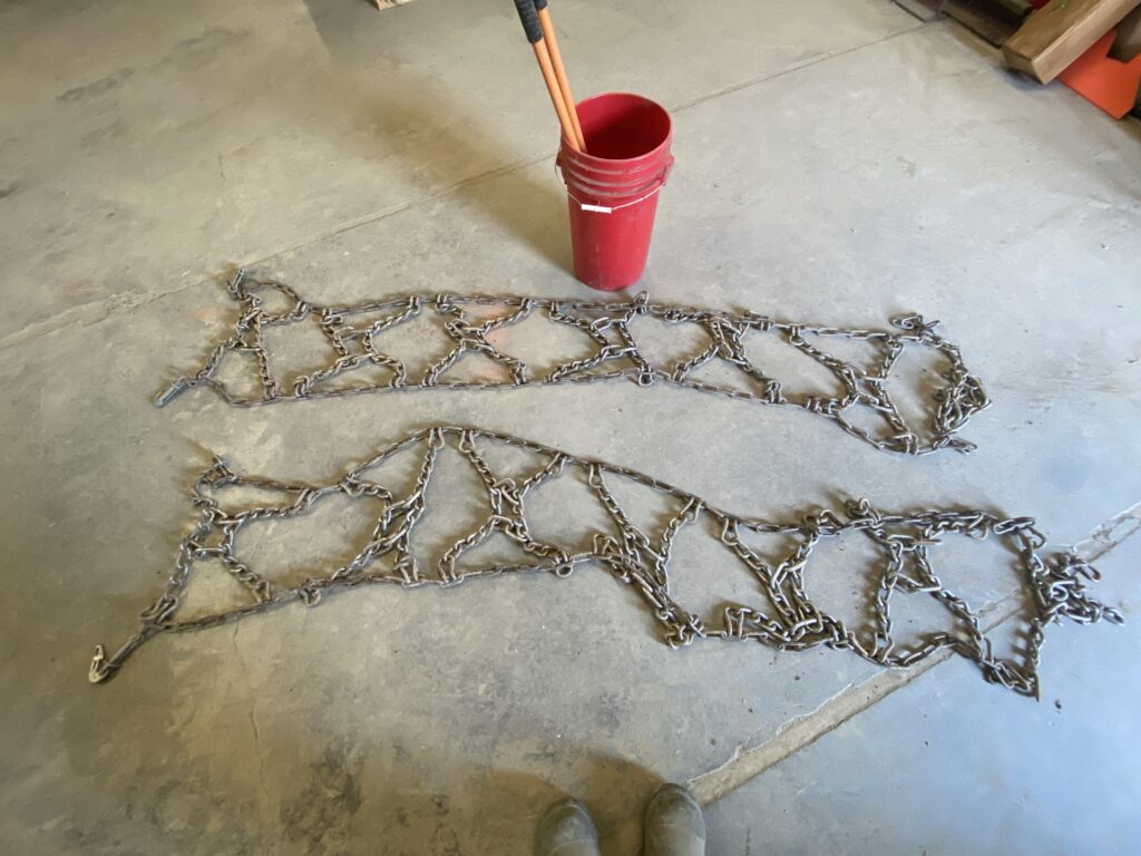 Tractor tire chains