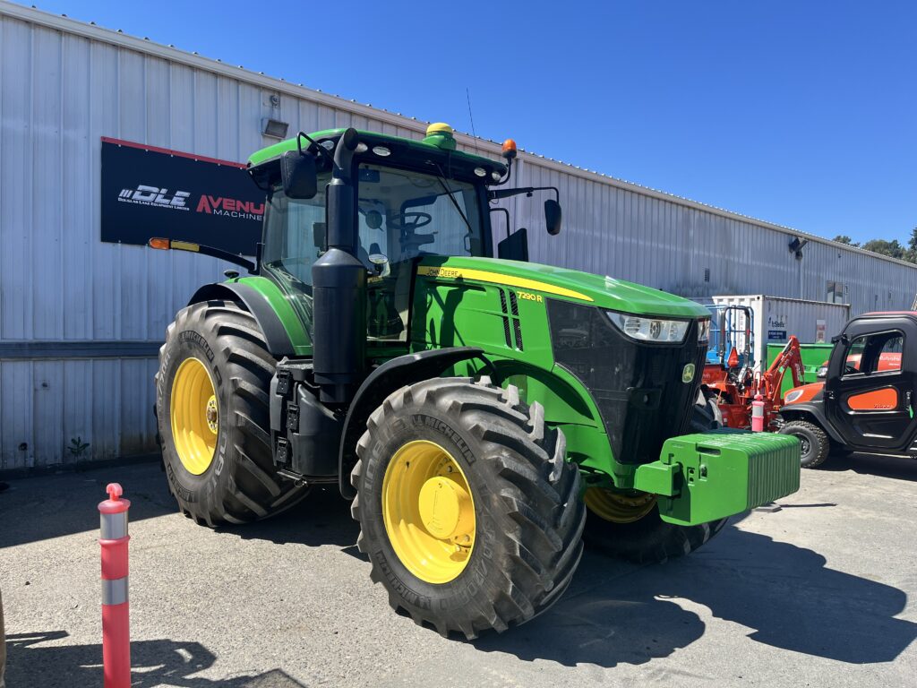 2014 John Deere 7290R Cab Tractor
