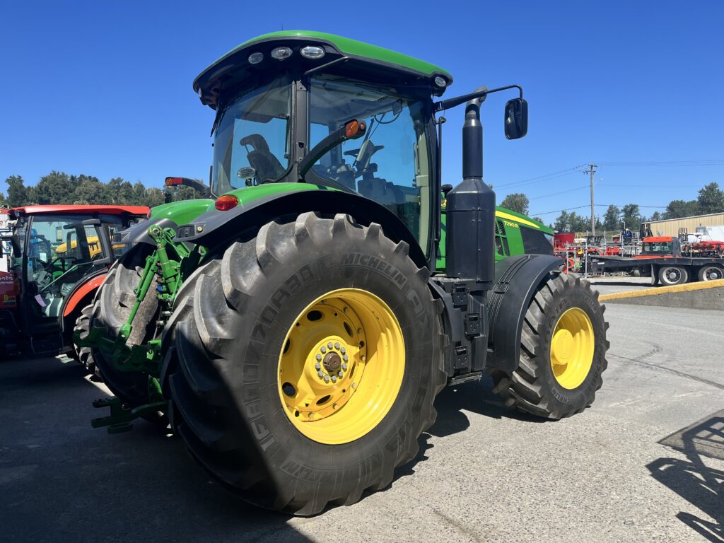 2014 John Deere 7290R Cab Tractor 3