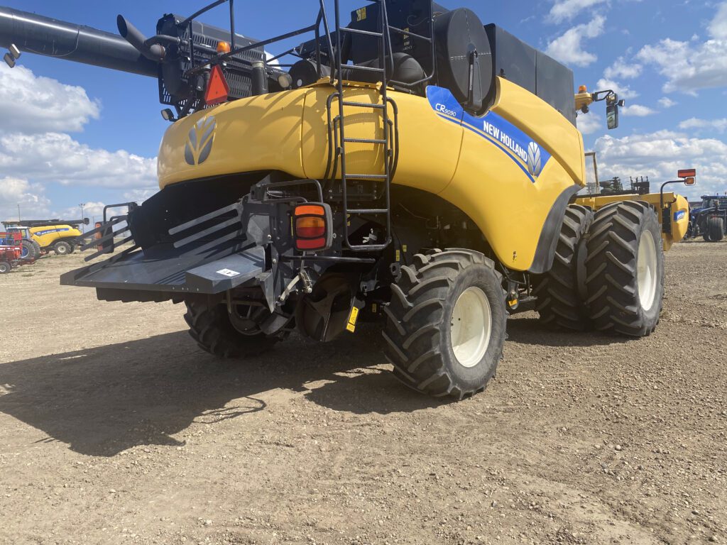 2014 New Holland CR9090Z Combine 5