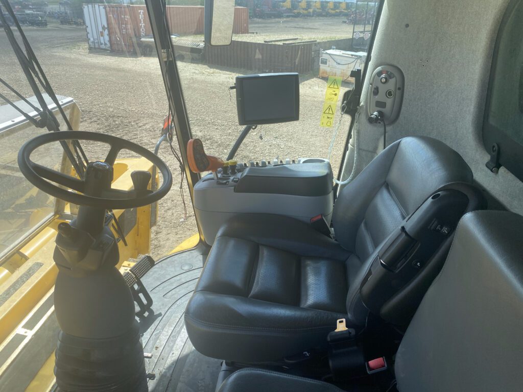 2014 New Holland CR9090Z Combine 9