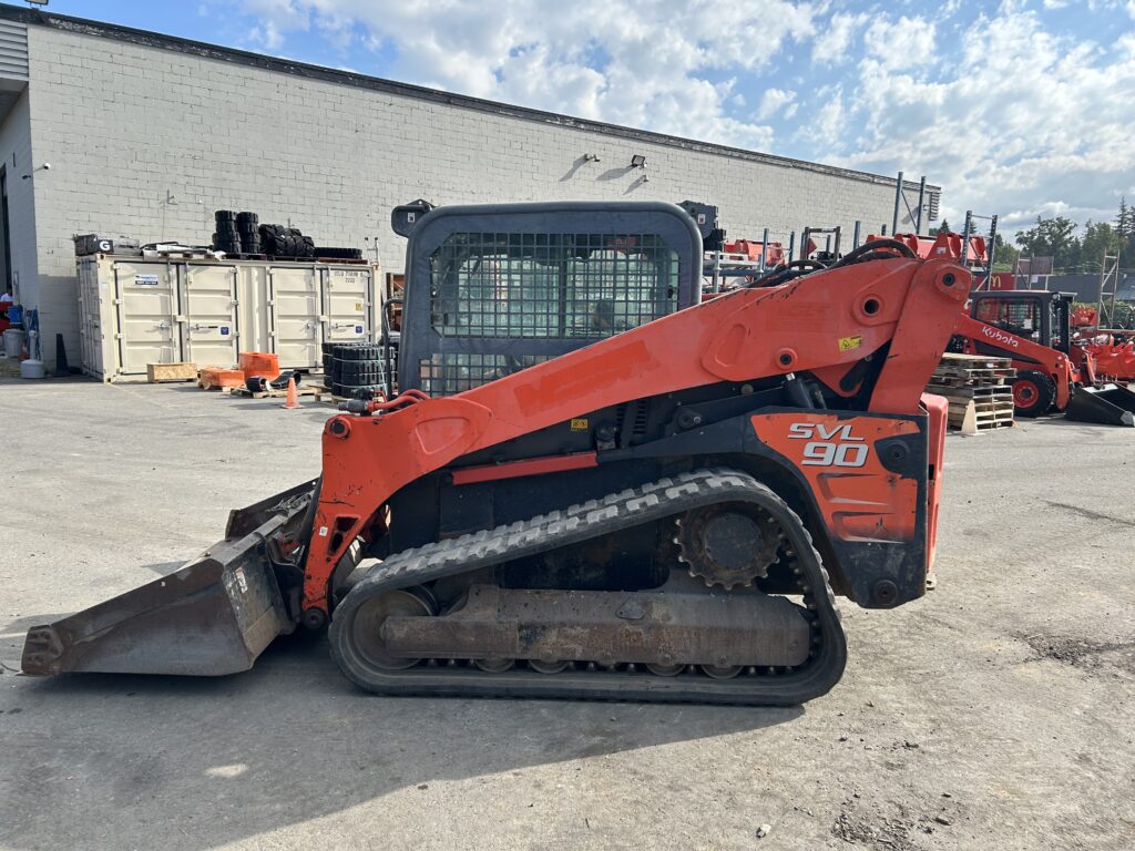 2011 KUBOTA SVL90 1