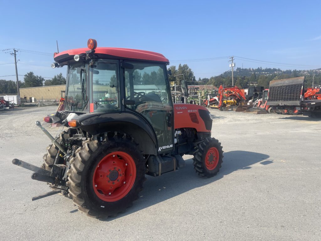 2021 Kubota M4N-071HDCC12 4