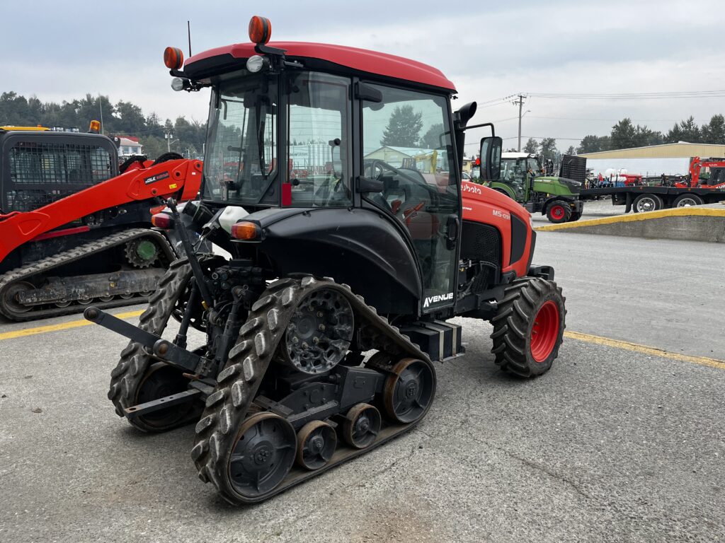 2022 Kubota M5N-091HDPK Cab Tractor 2