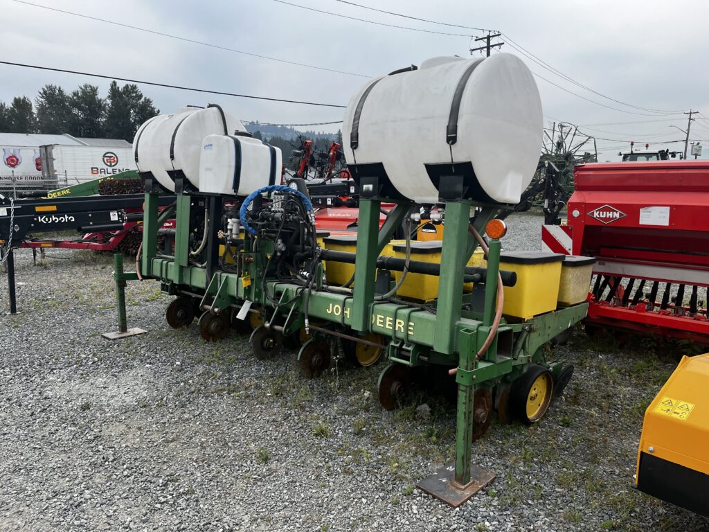 John Deere 7300 6-Row Vacuum Planter