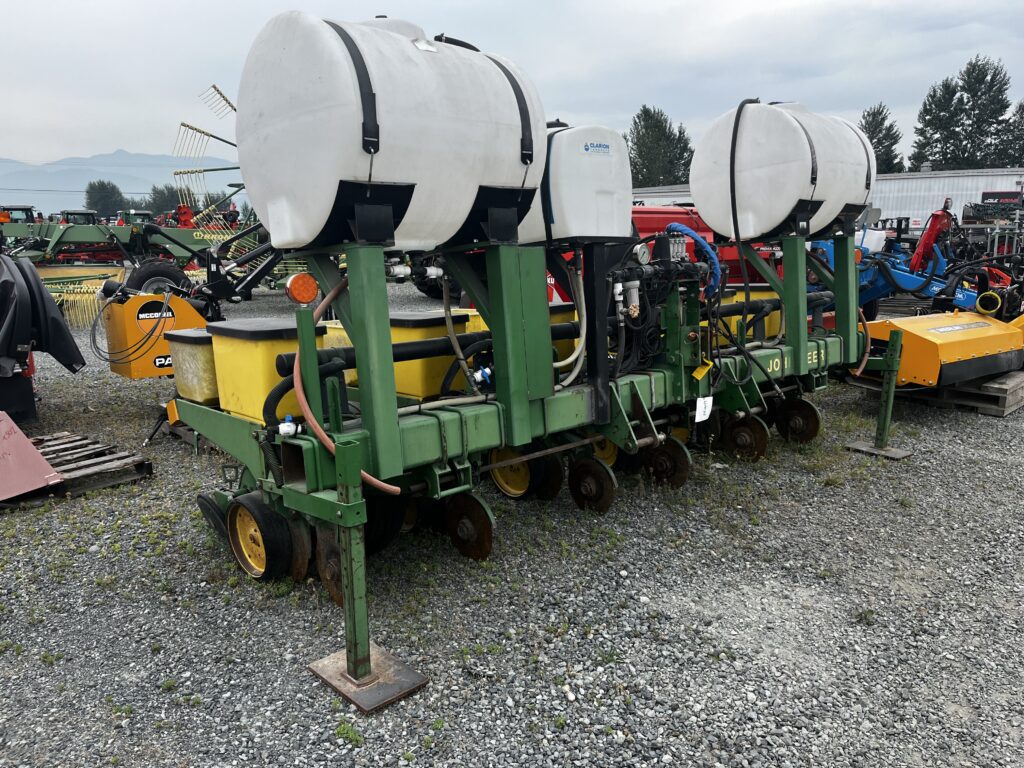 John Deere 7300 6-Row Vacuum Planter 2