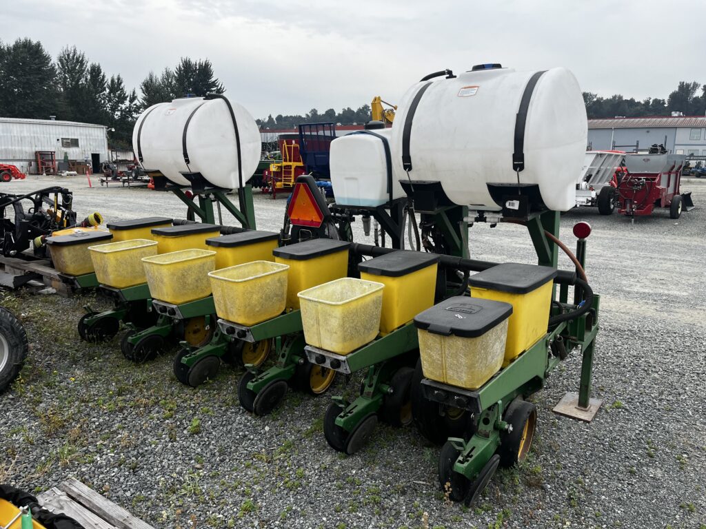 John Deere 7300 6-Row Vacuum Planter 1