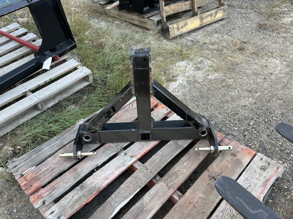 2023 HLA Three Point Double Bale Spear Frame 1