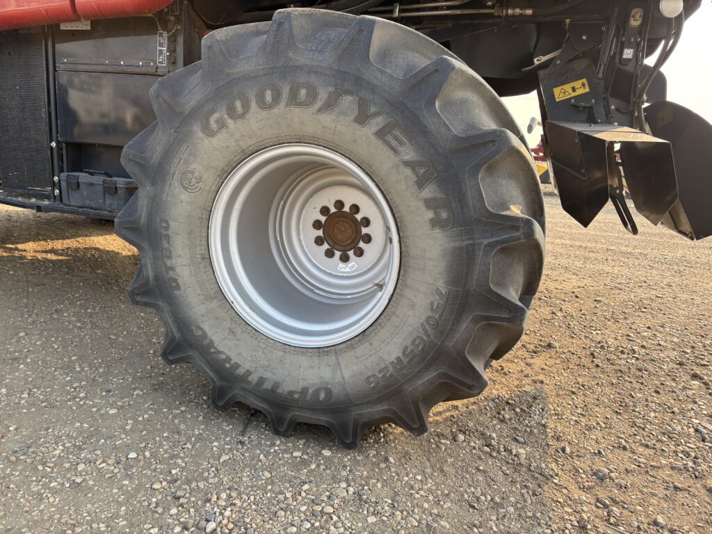 2013 Case IH 8230 Combine w/ 3016 Pickup Header 6