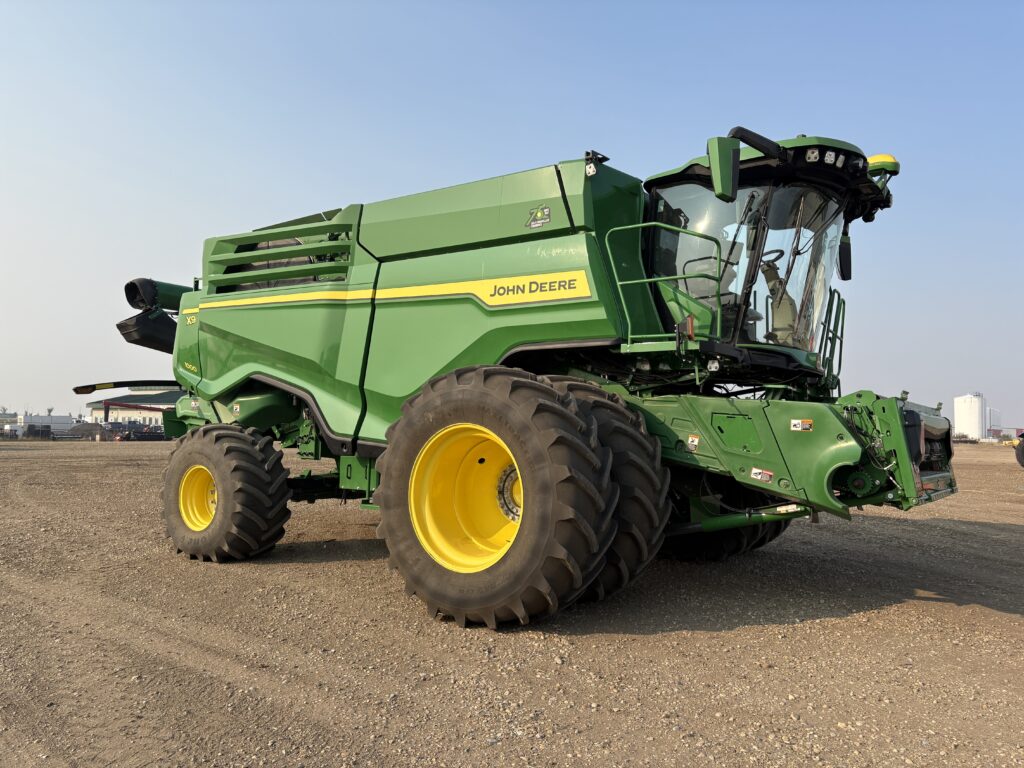 2022 John Deere X9-1000 Combine 1