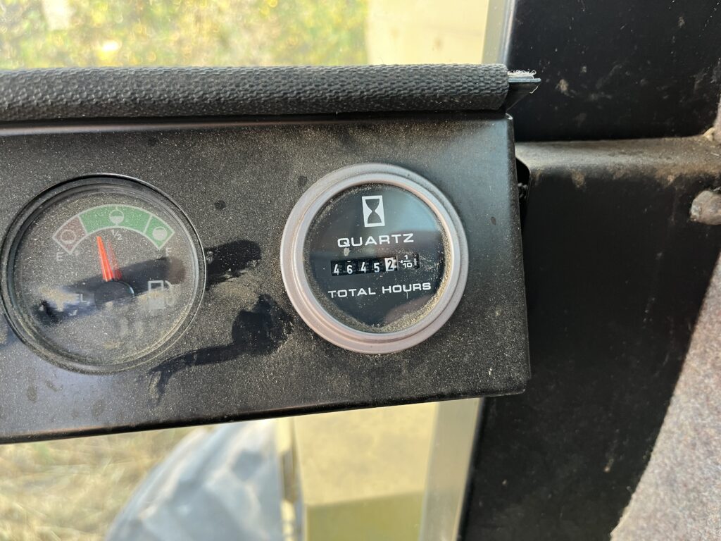 1997 New Holland TR98 Combine 12