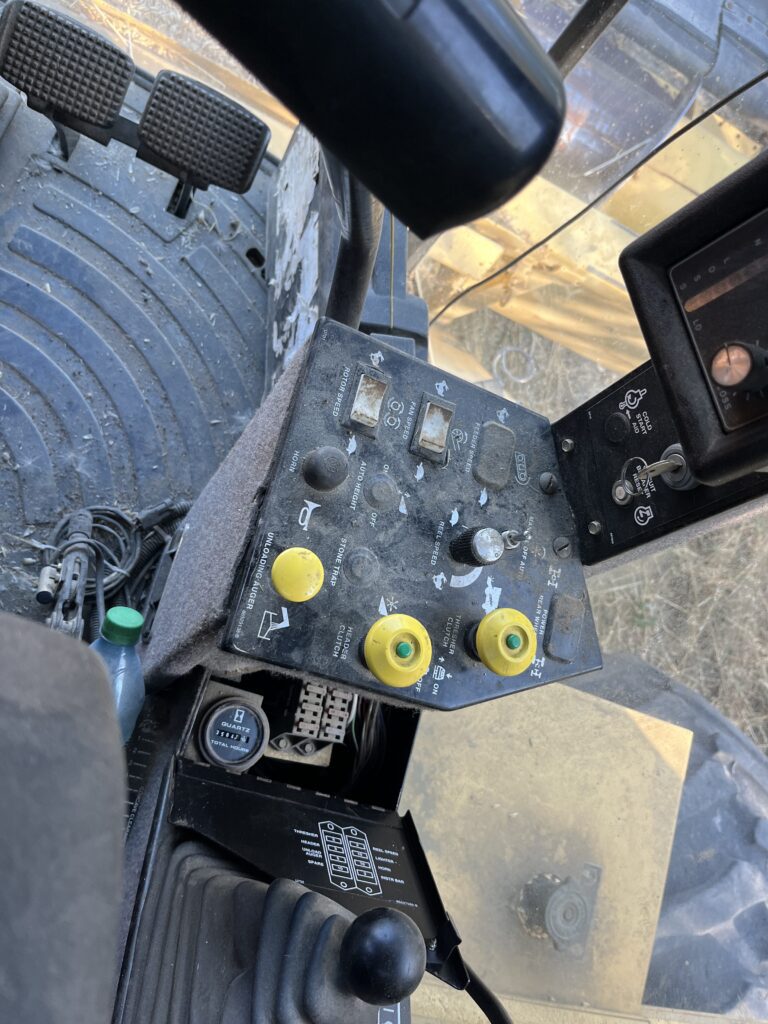 1997 New Holland TR98 Combine 7