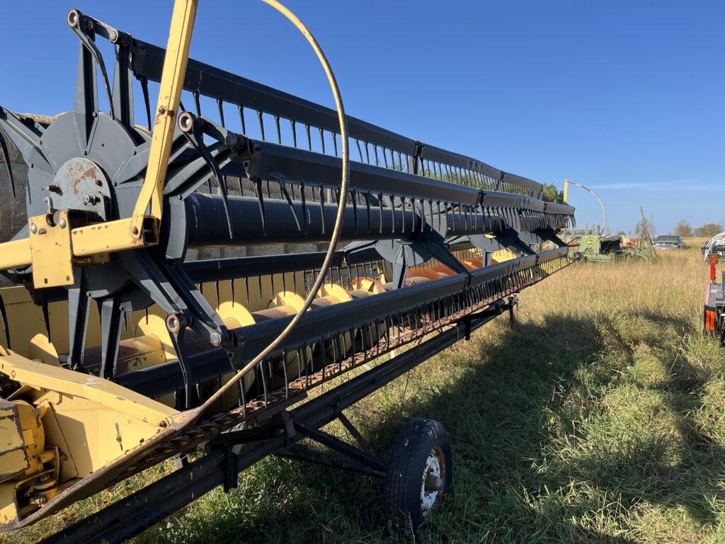 1997 New Holland TR98 Combine 10