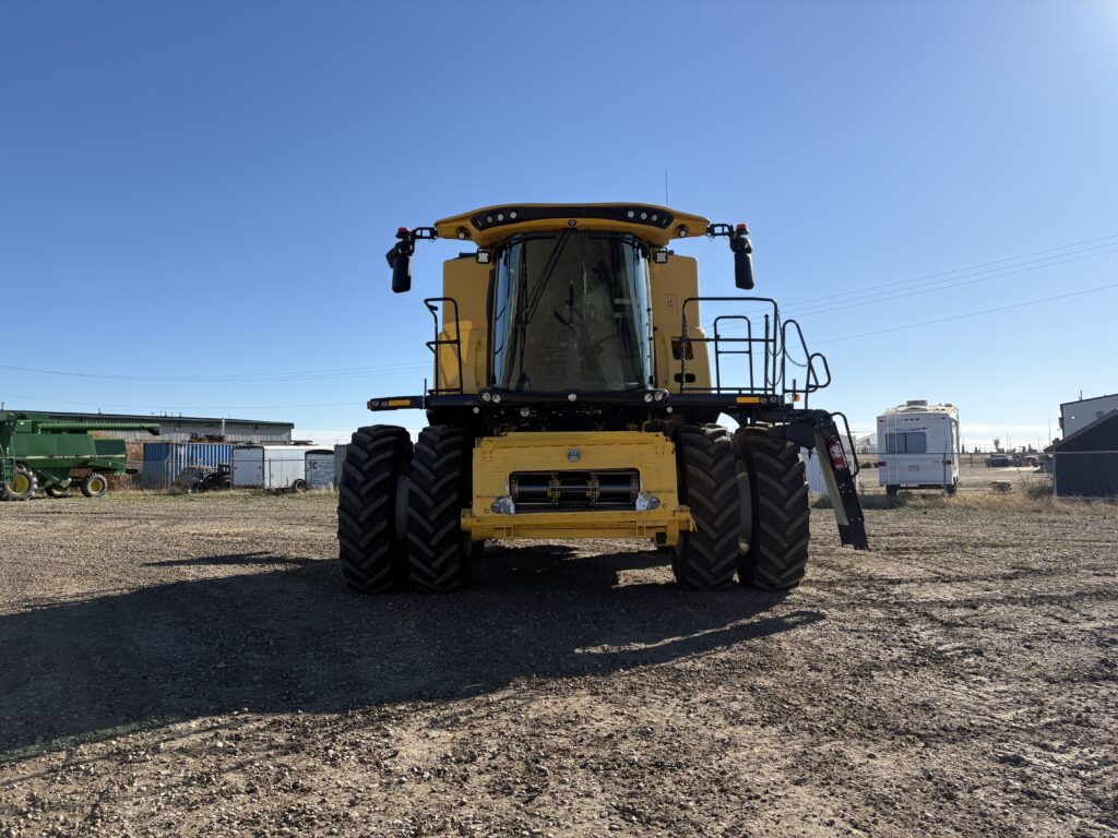 2023 New Holland CR9.90 Combine 2
