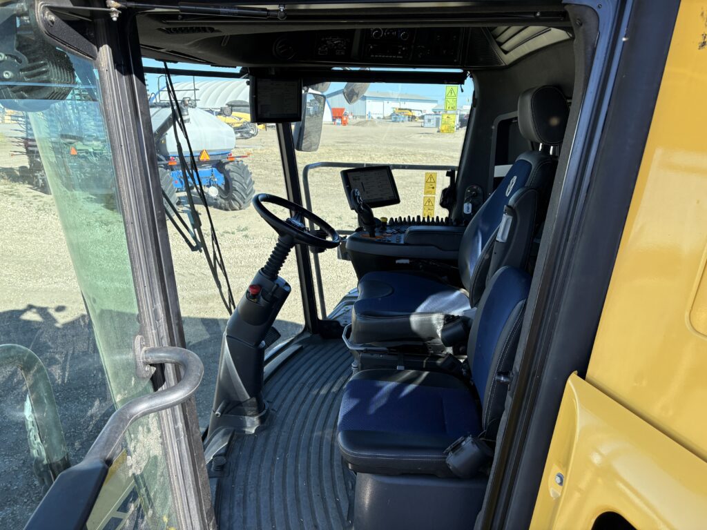 2023 New Holland CR9.90 Combine 5