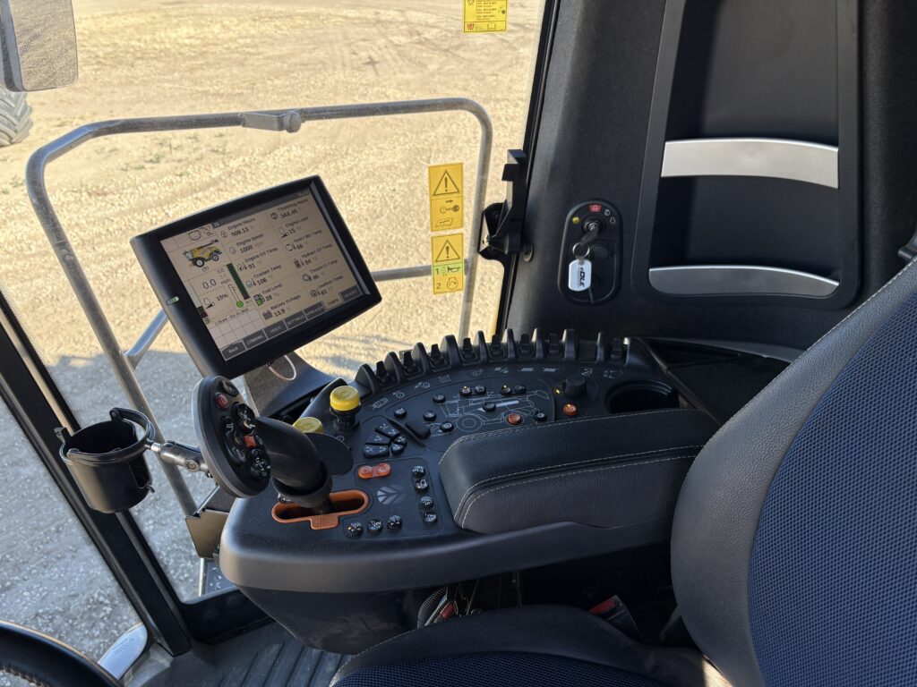 2023 New Holland CR9.90 Combine 6