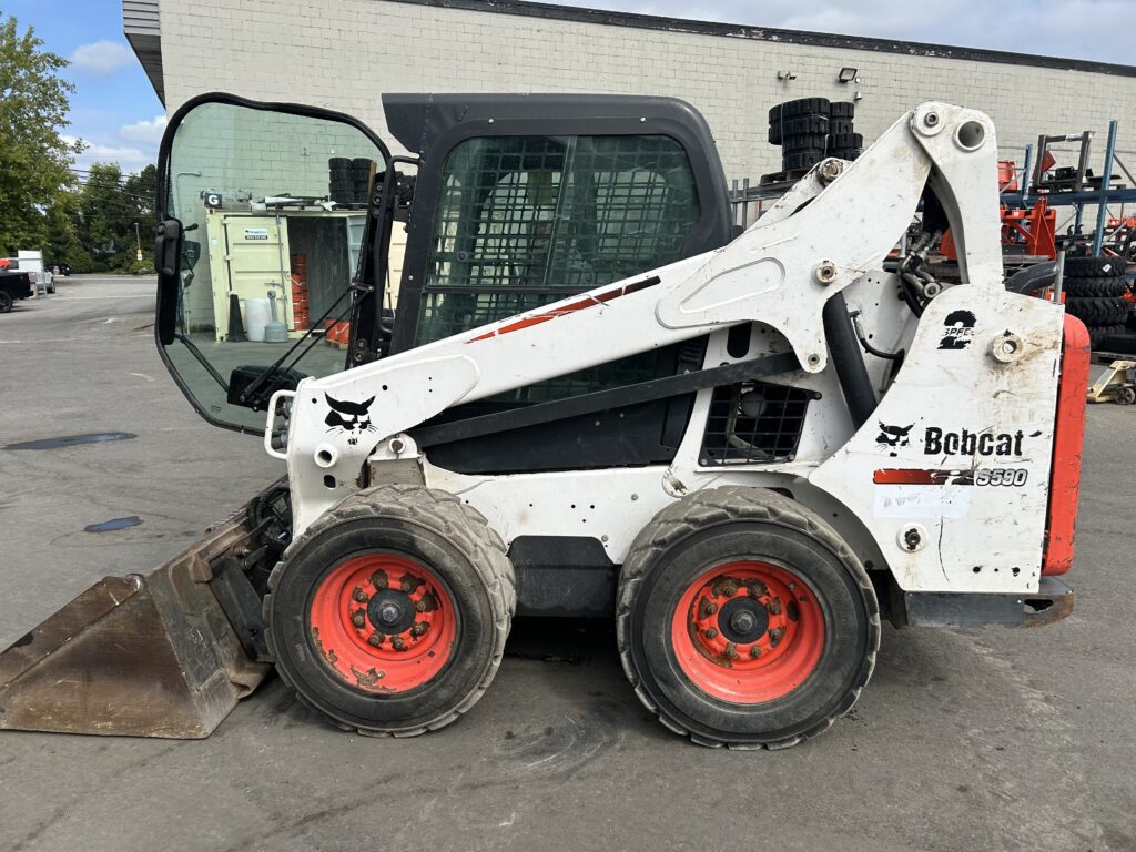 2016 BOBCAT S590 1
