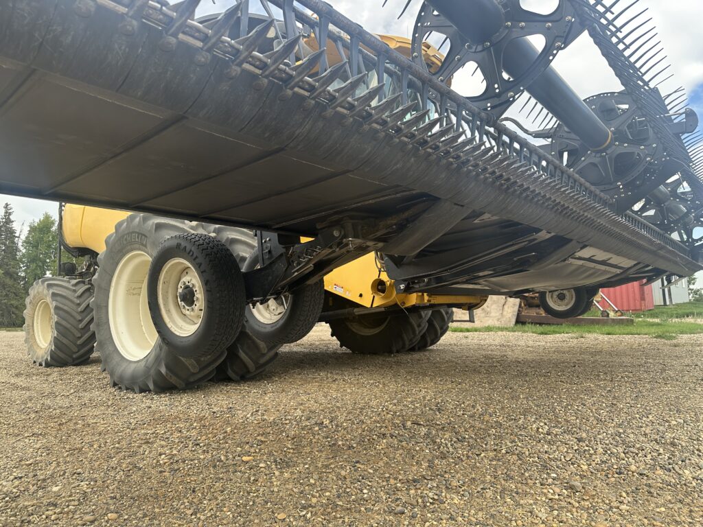 2011 Case IH 2162 35' Header 3
