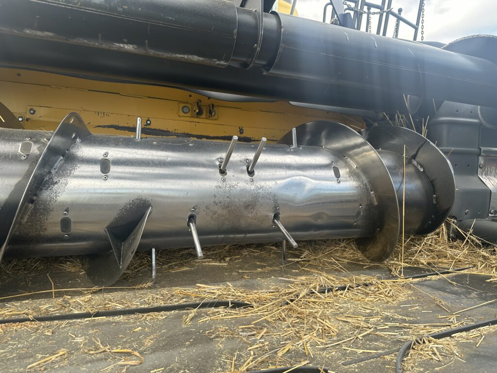 2011 Case IH 2162 35' Header 4