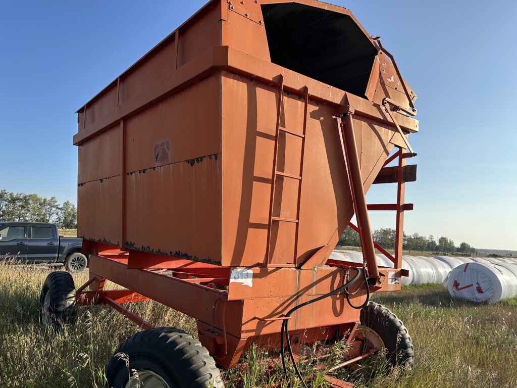 2003 New Holland FP240 Forage Harvester w/ Wagon 10