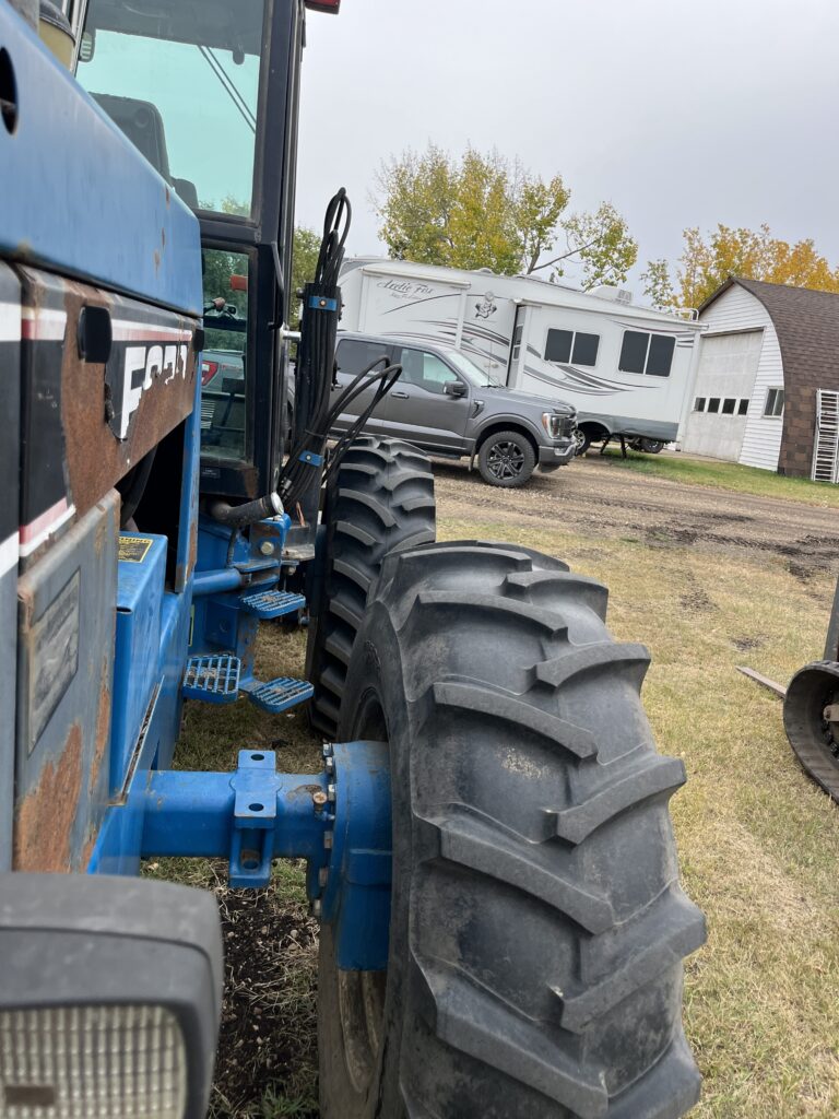 1993 Ford Versatile 7030 Bi-Directional Tractor with Loader 3
