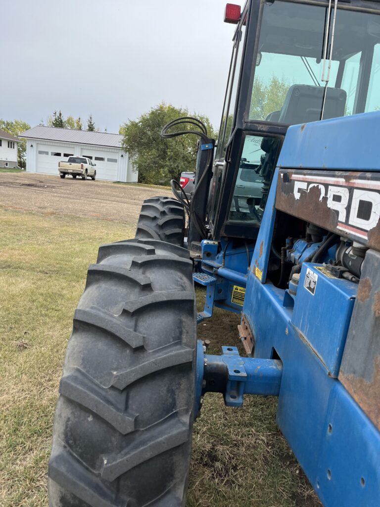 1993 Ford Versatile 7030 Bi-Directional Tractor with Loader 4