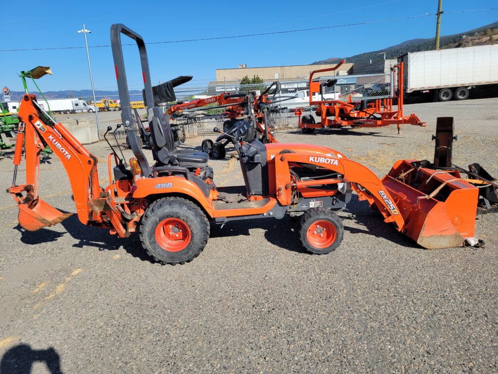 2013 Kubota BX25D Tractor 3