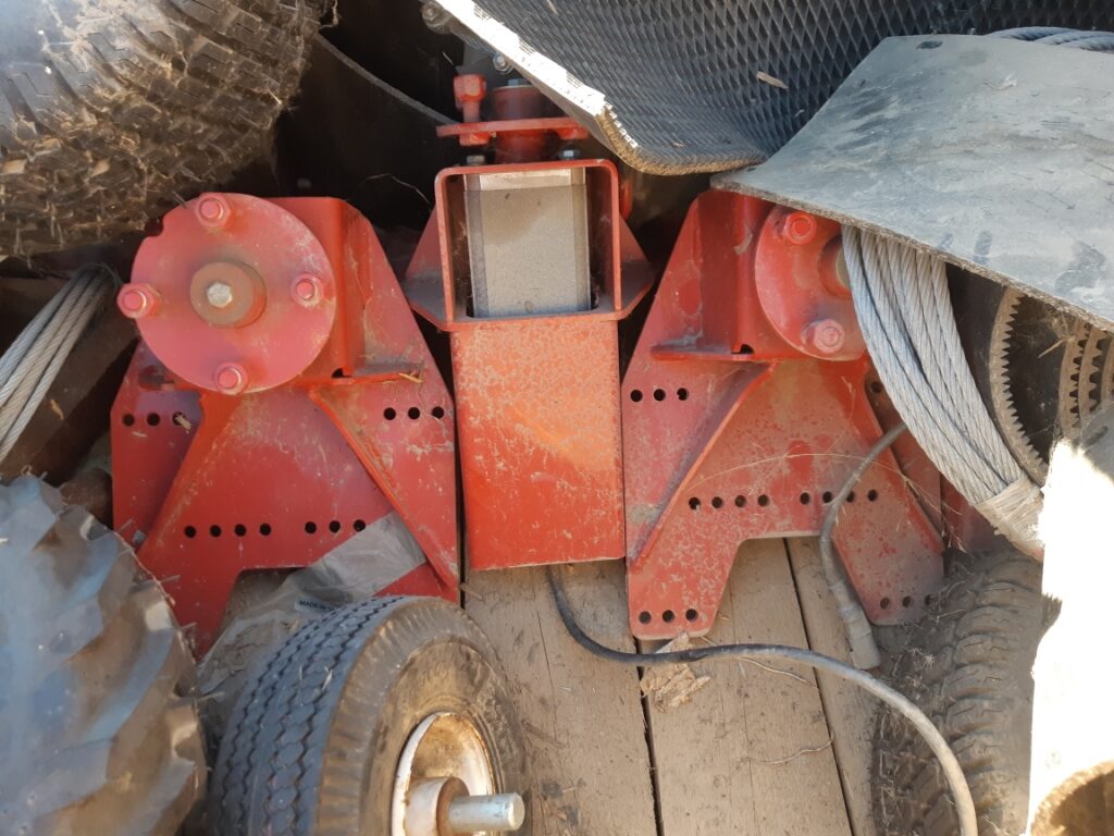 2018 Farm King Electric Hopper Mover For 13