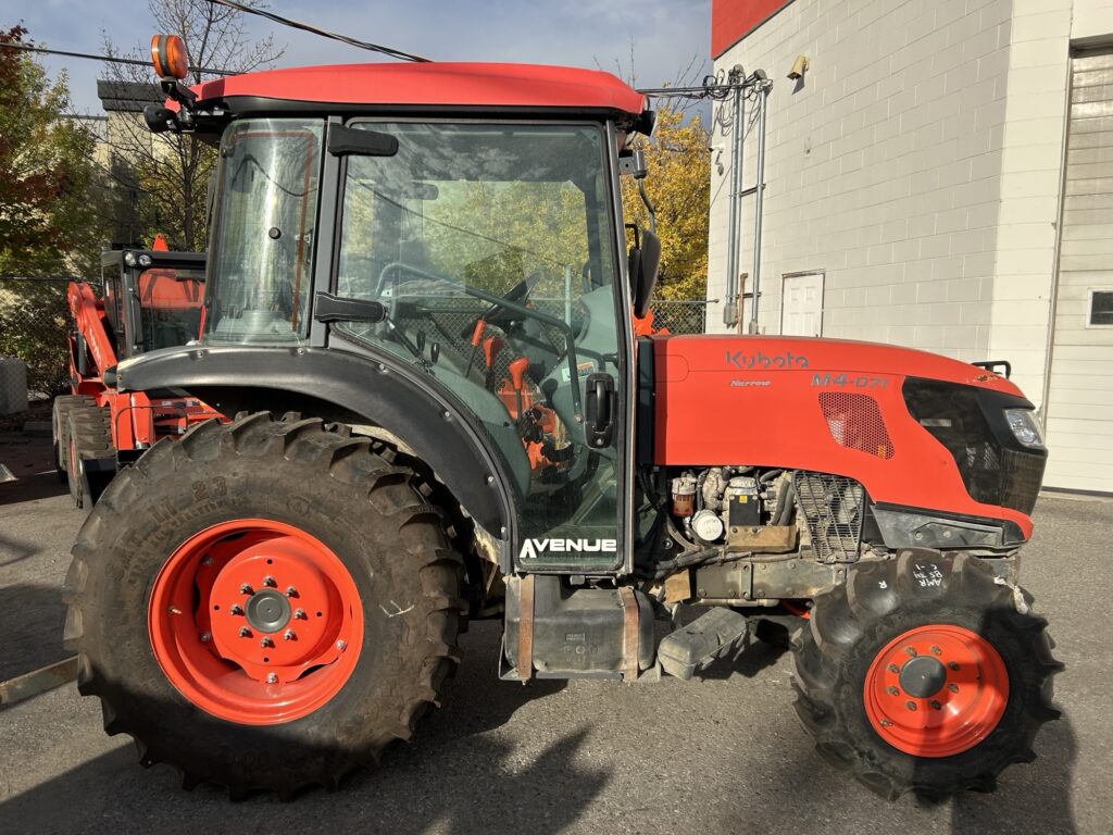 Used 2021 Kubota M4N-071HDCC 1