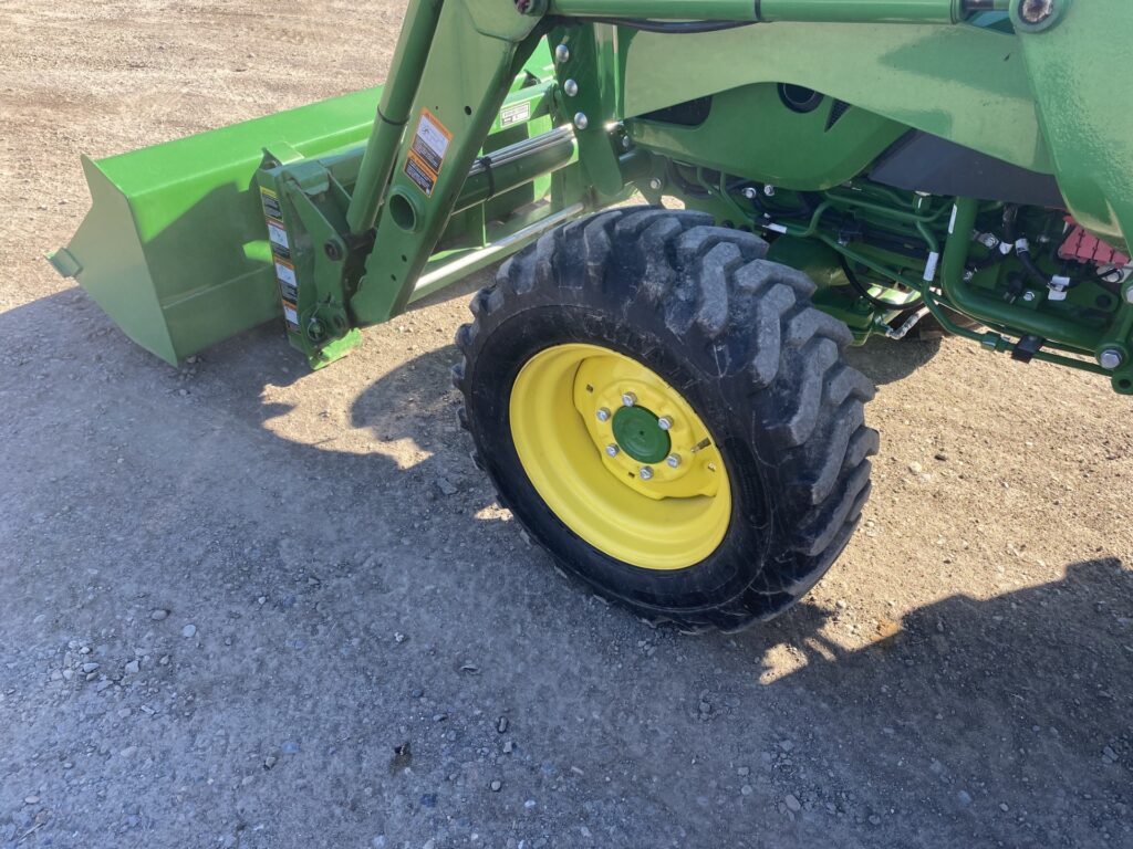2018 John Deere 4052M 11