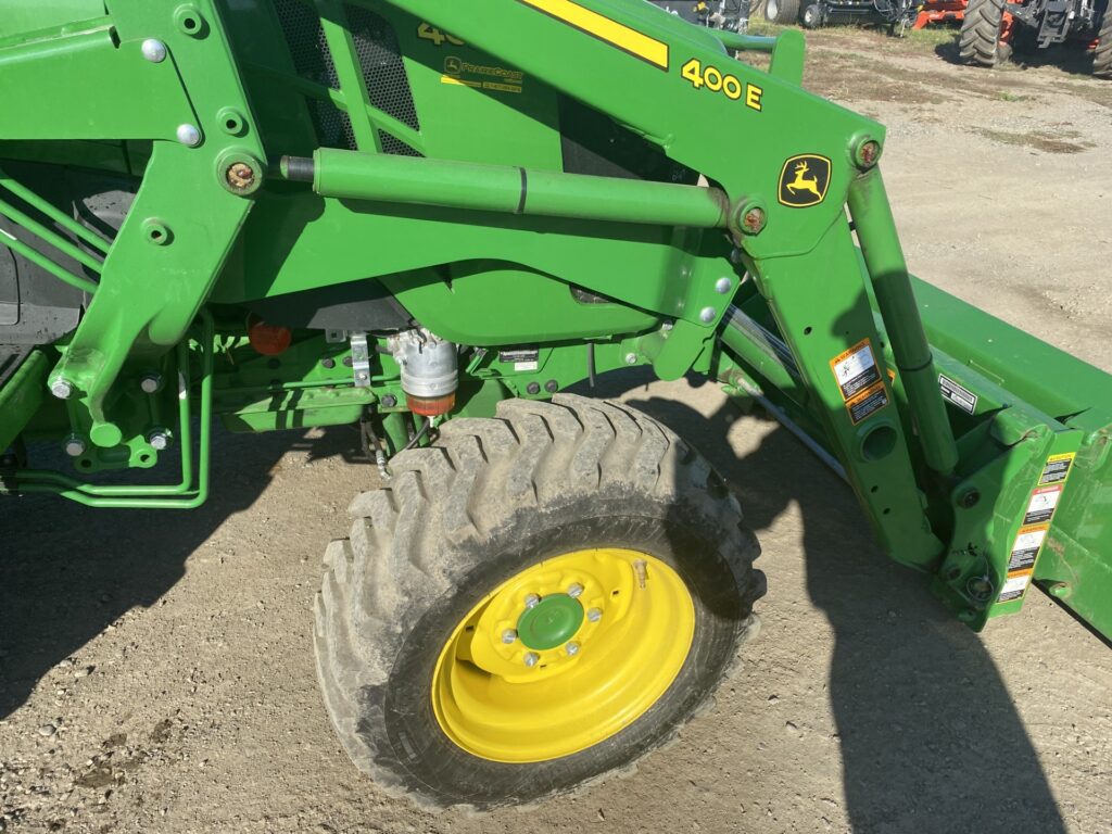 2018 John Deere 4052M 12