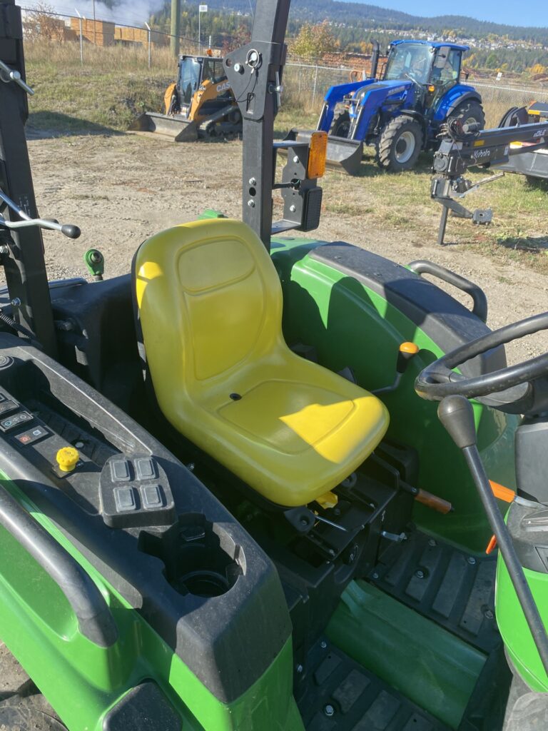 2018 John Deere 4052M 7