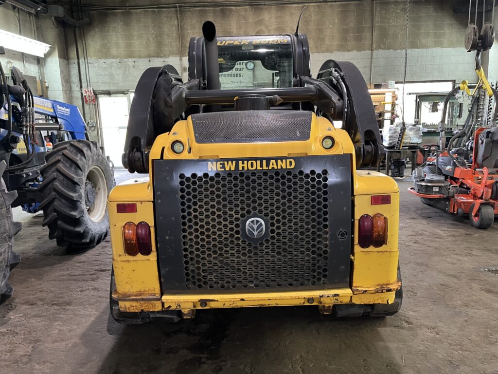 2013 New Holland C232 Track loader 7