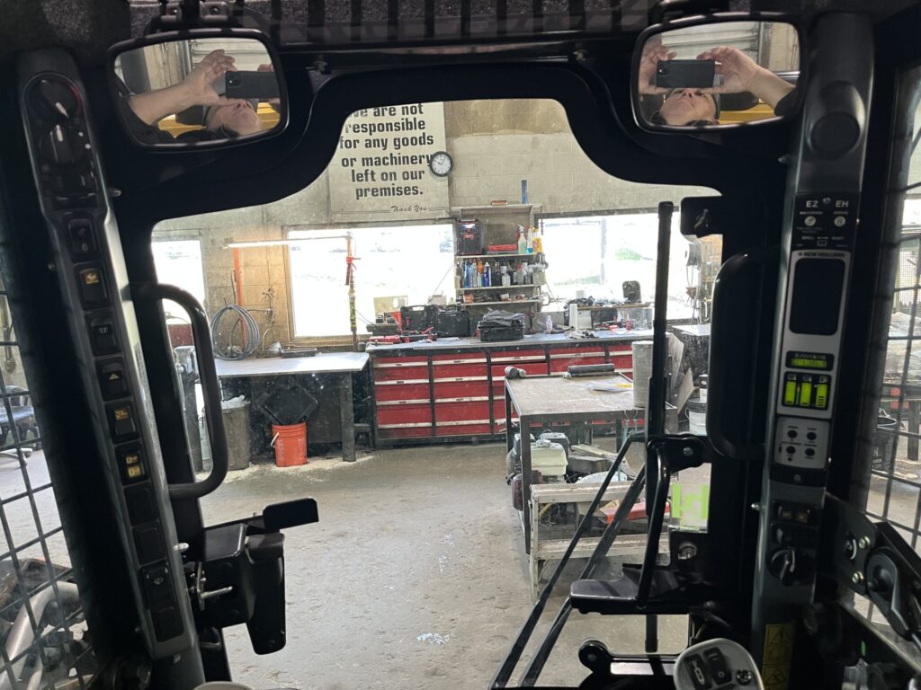 2013 New Holland C232 Track loader 9