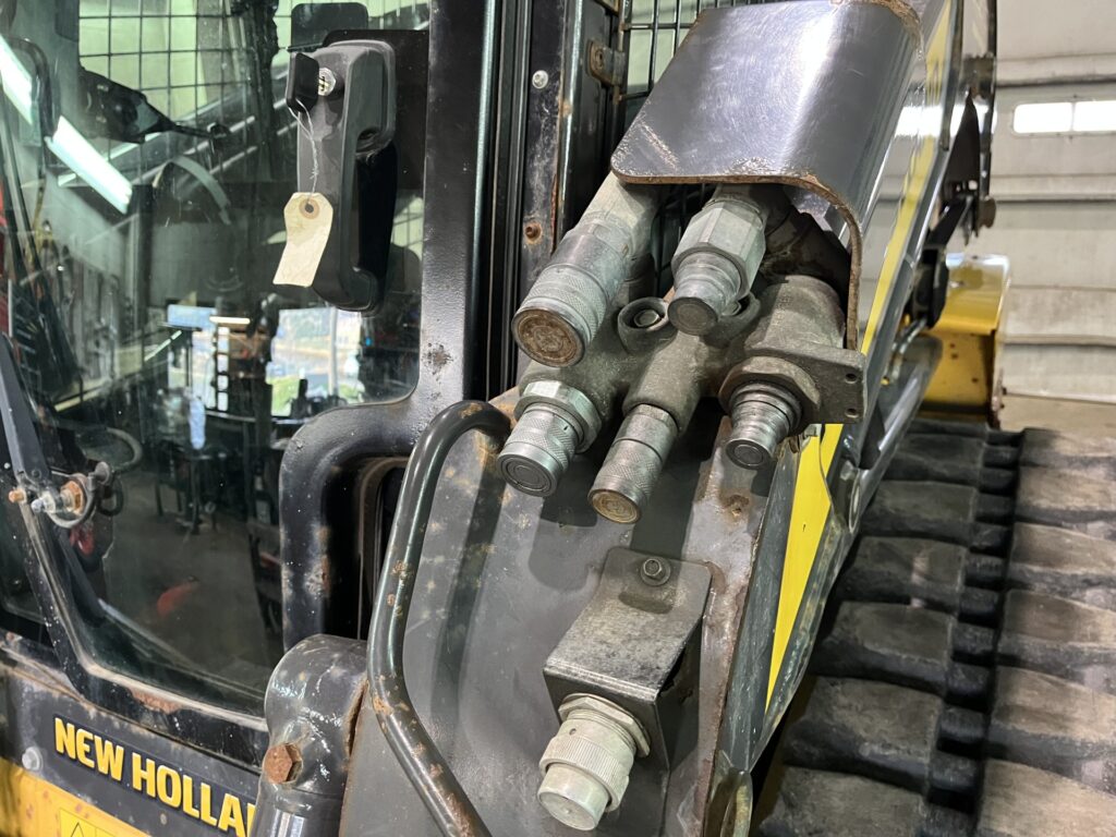 2013 New Holland C232 Track loader 2