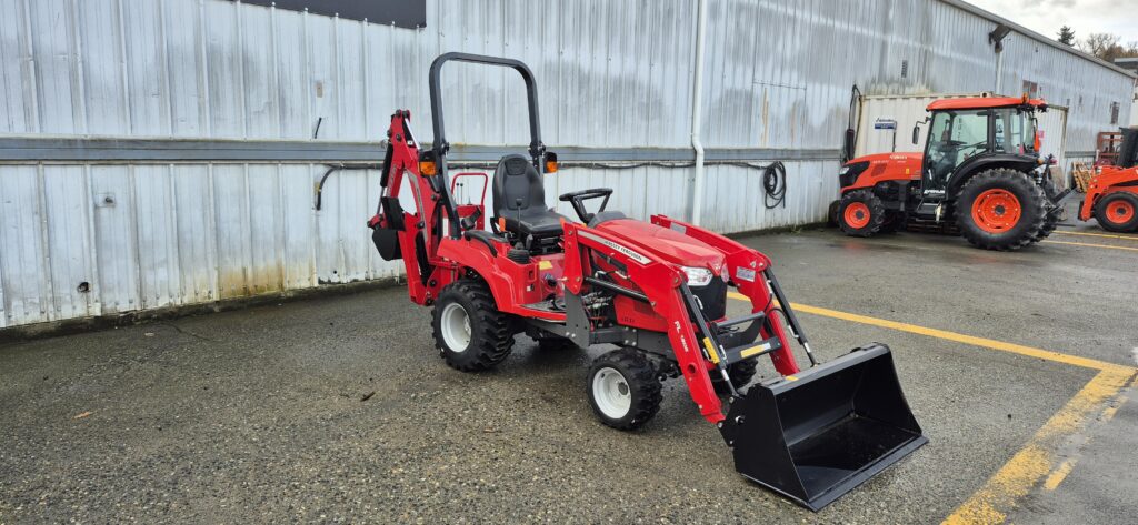 Massey Ferguson MFGC1723E 23 Hp HST Compact Tractor with Loader and Backhoe 1