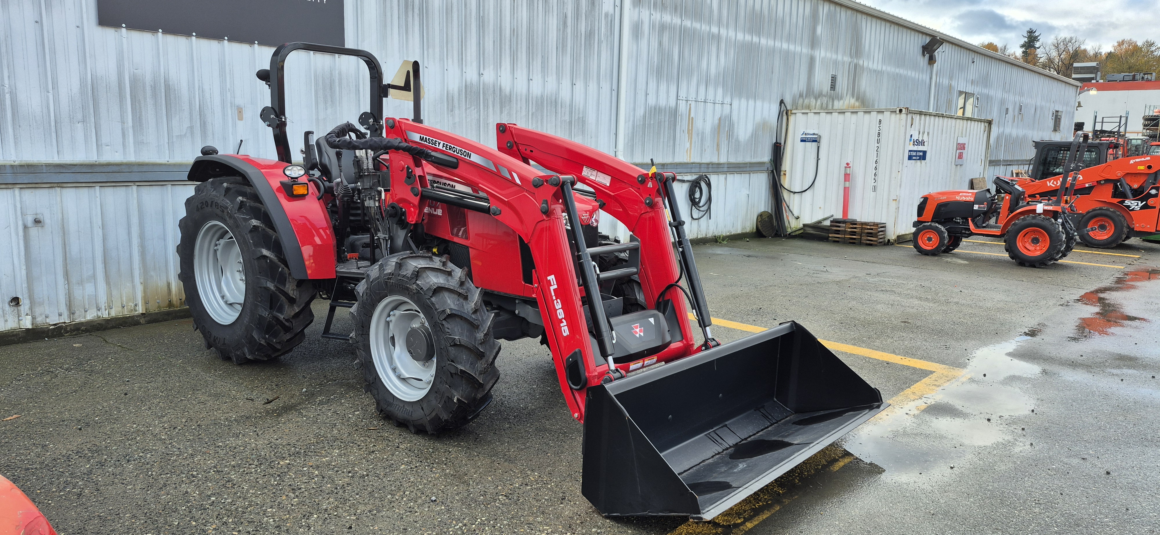 Massey Ferguson MF4707 Tractor, 4WD, 70 hp Open Station Tractor with Loader 1