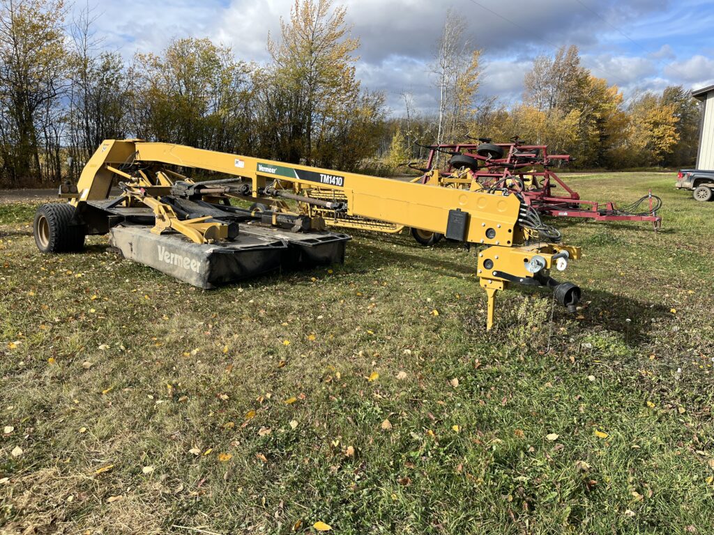 2020 Vermeer TM1410 Discbine 1