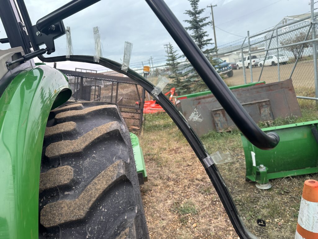 2021 John Deere 4052R Tractor w/ 440 Loader 7