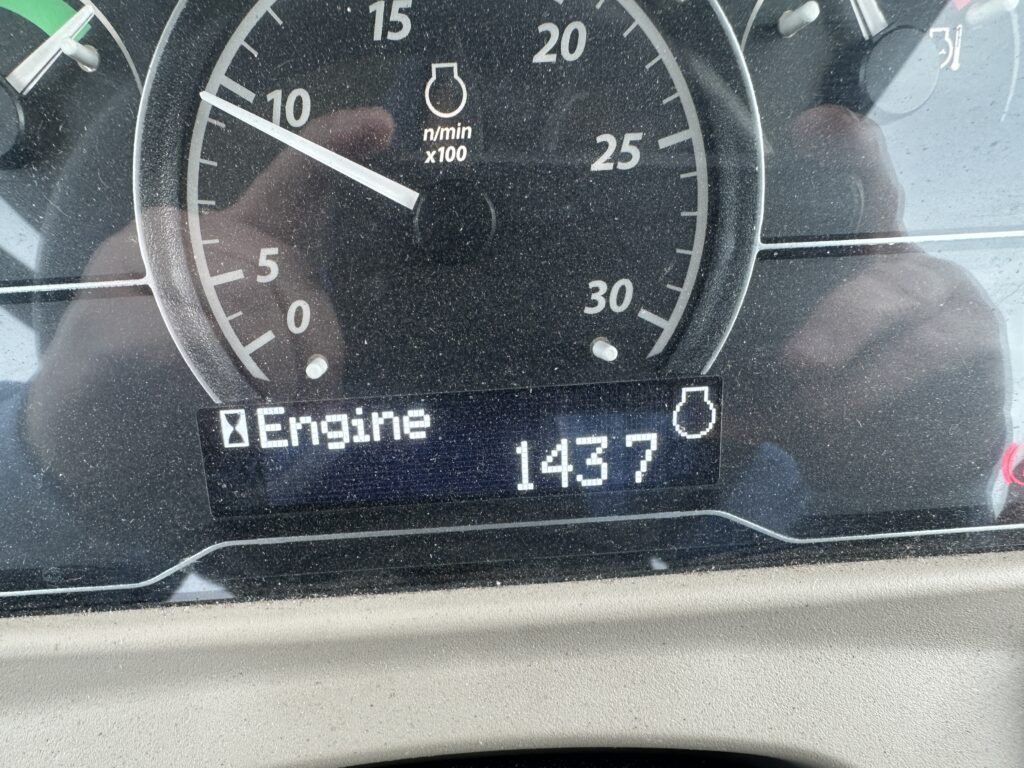 2021 John Deere 4052R Tractor w/ 440 Loader 8