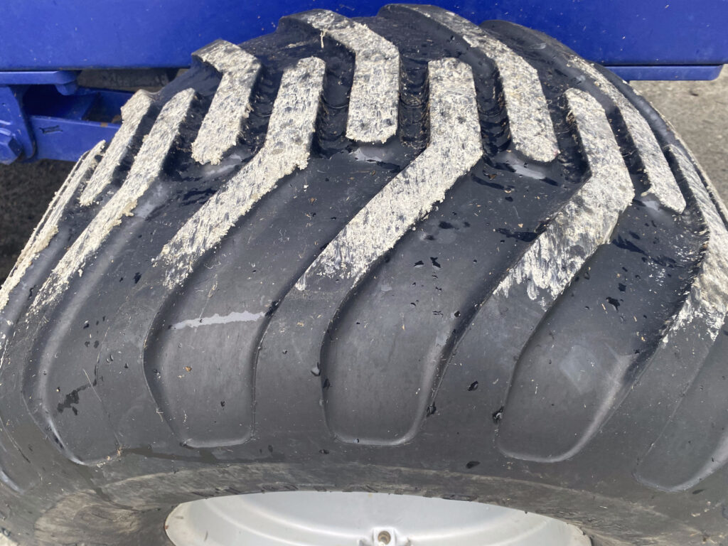 2022 JBS M Series Manure Spreader 2