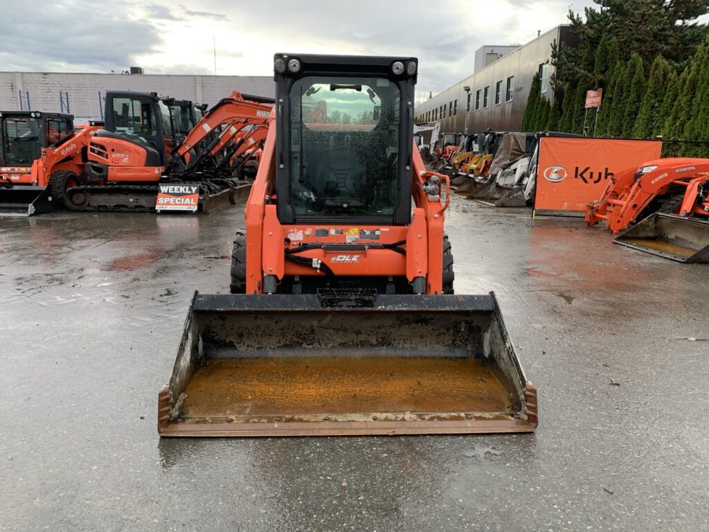 2022 Kubota SSV75P 1