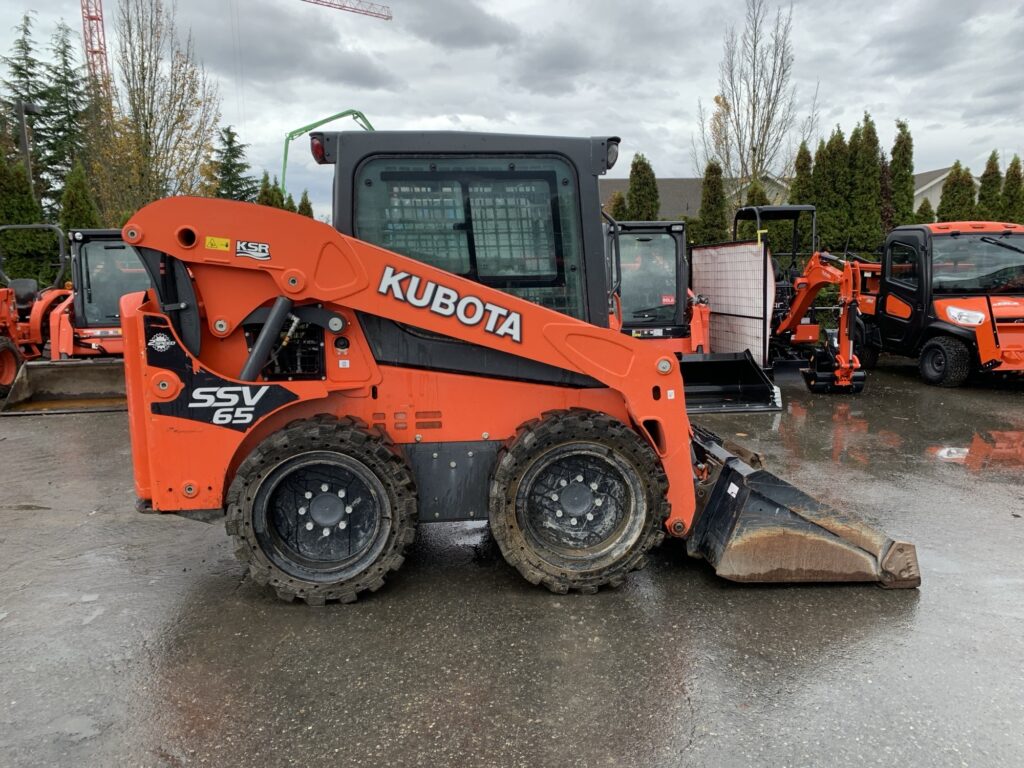 2020 Kubota SSV65P 1