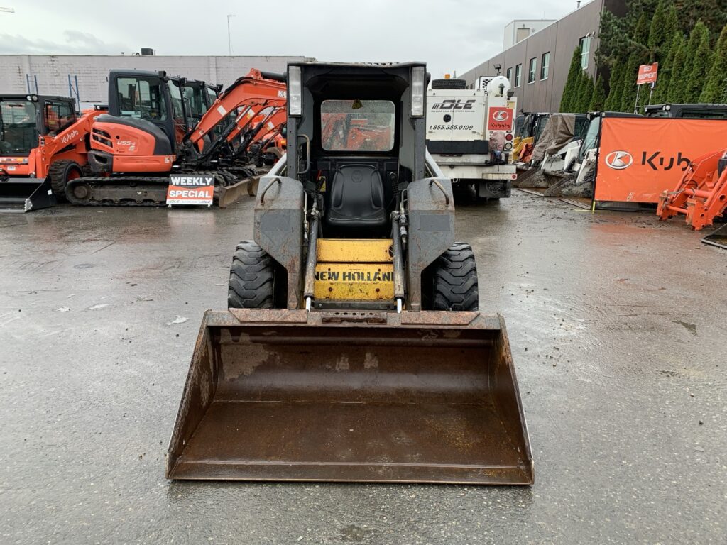 2005 New Holland L150 1