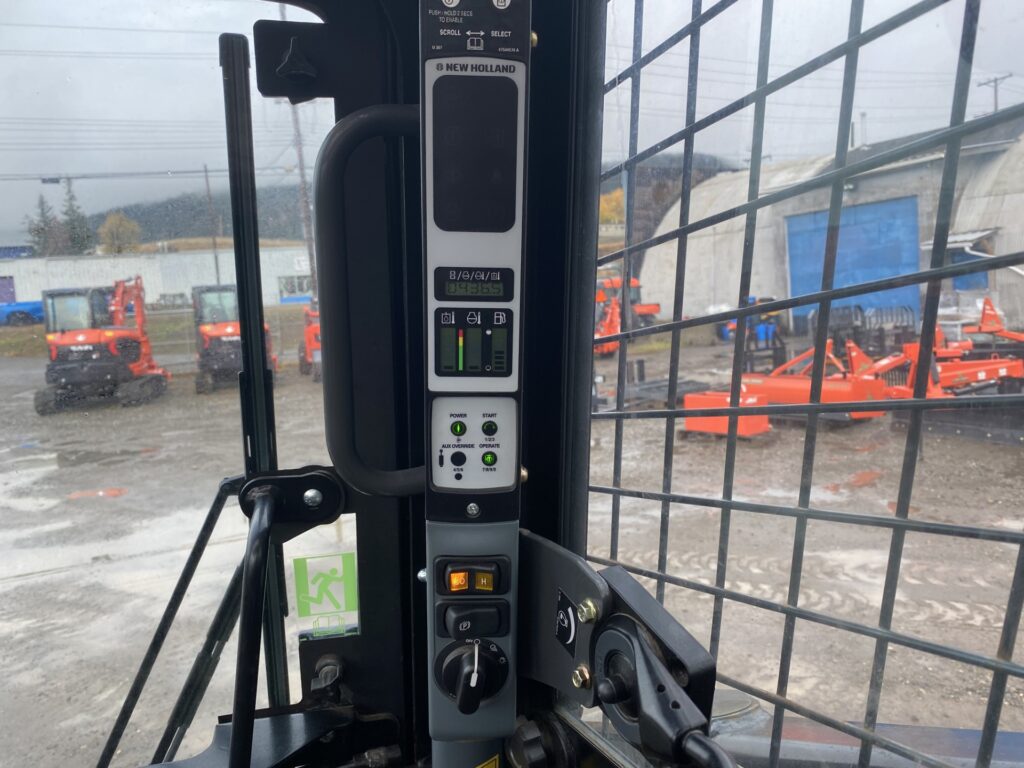 2013 New Holland C232 Track loader 8