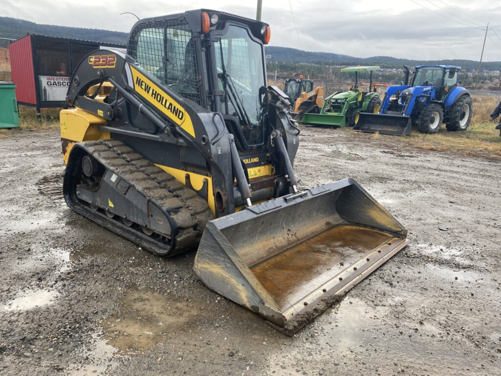 2013 New Holland C232 Track loader 5