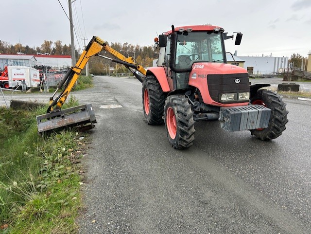 2009 Kubota M108SDSC Tractor with Boom Mower 1